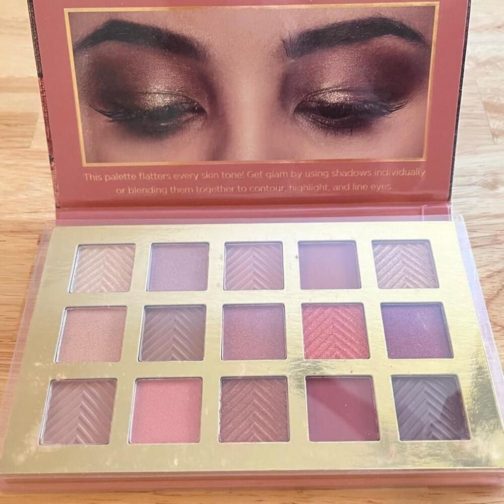 HOLD Ellen-tracy Pink and Purple Makeup